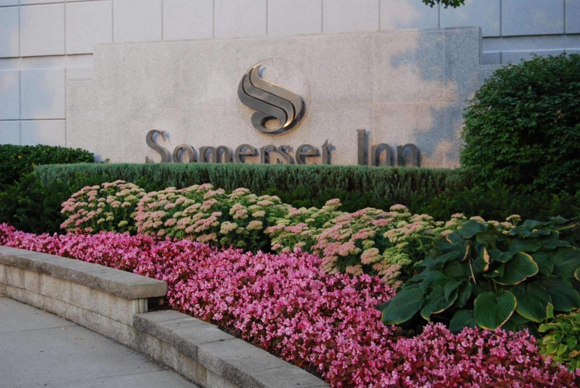 Somerset Inn Трой Экстерьер фото