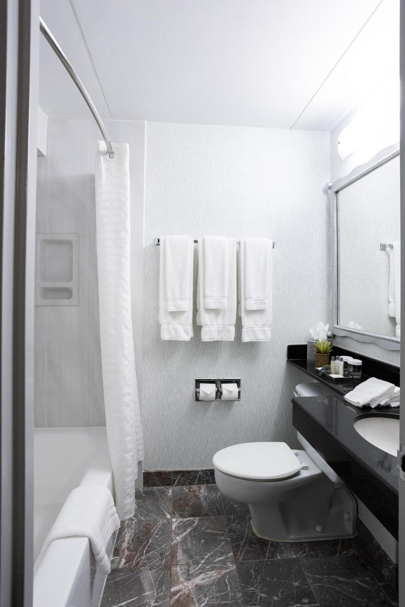 Somerset Inn Трой Экстерьер фото